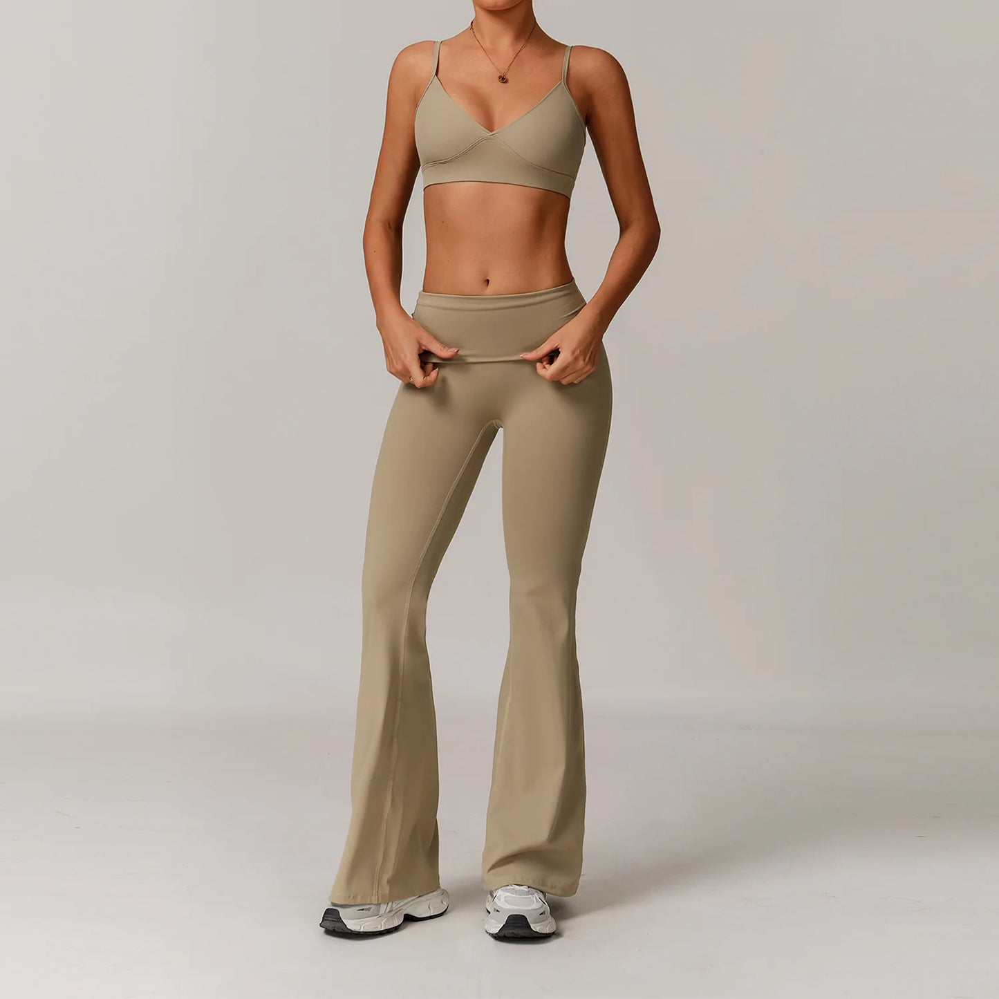 Trendy Women's Yoga Set: Sports Bra and High-Waisted Leggings Duo