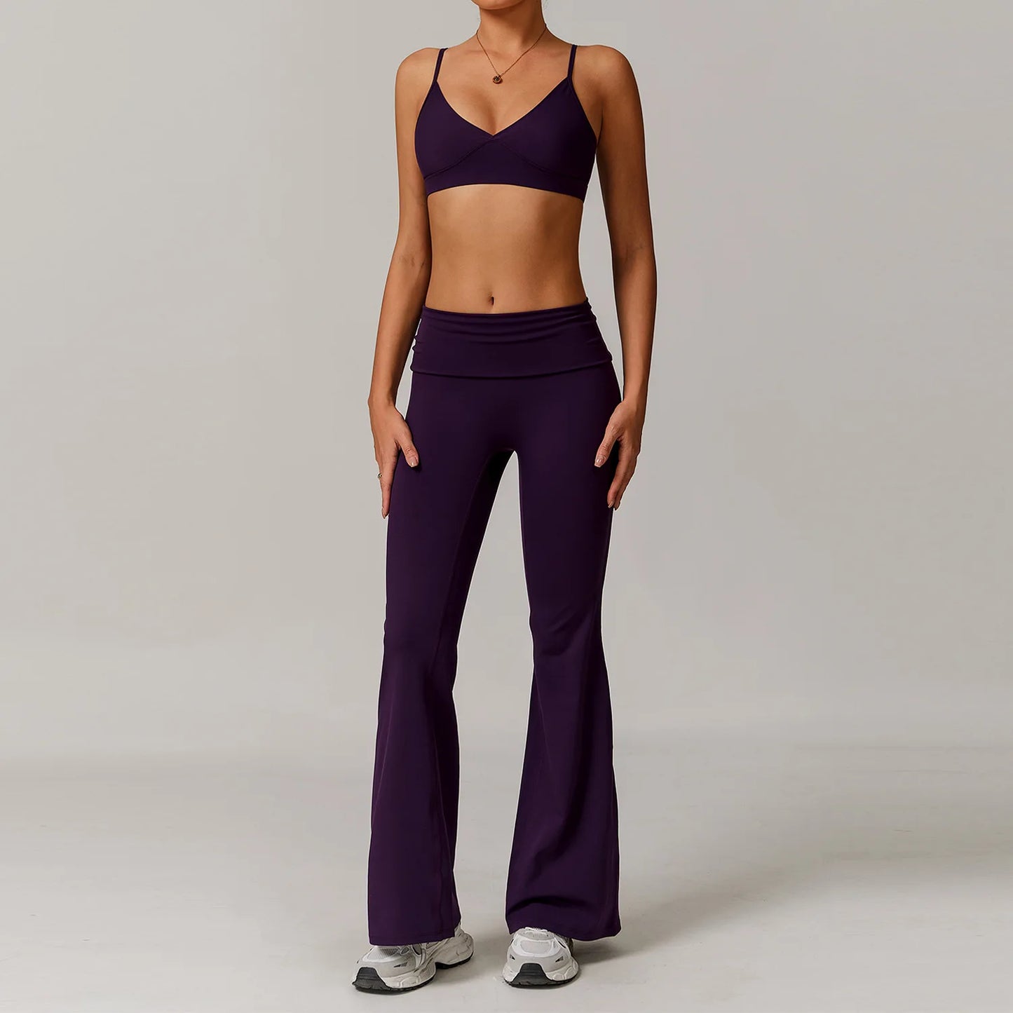 Trendy Women's Yoga Set: Sports Bra and High-Waisted Leggings Duo